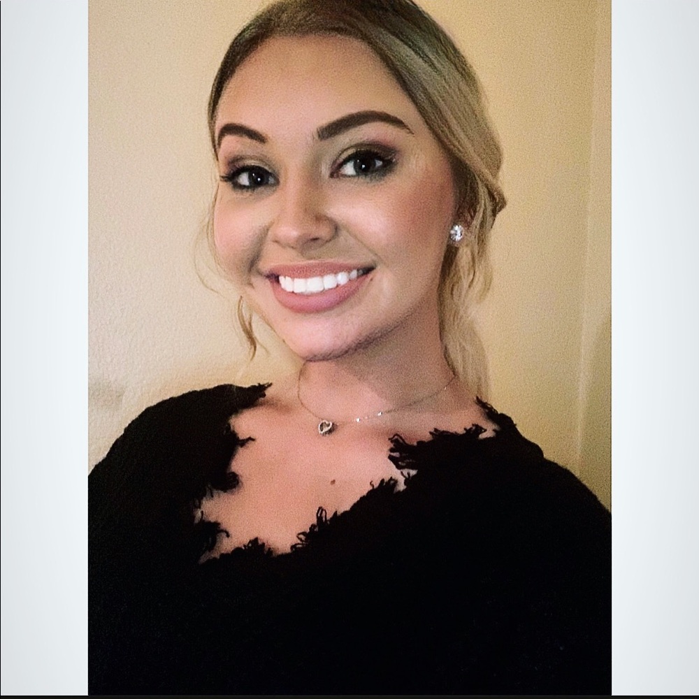 Meet your Posher, Hayley